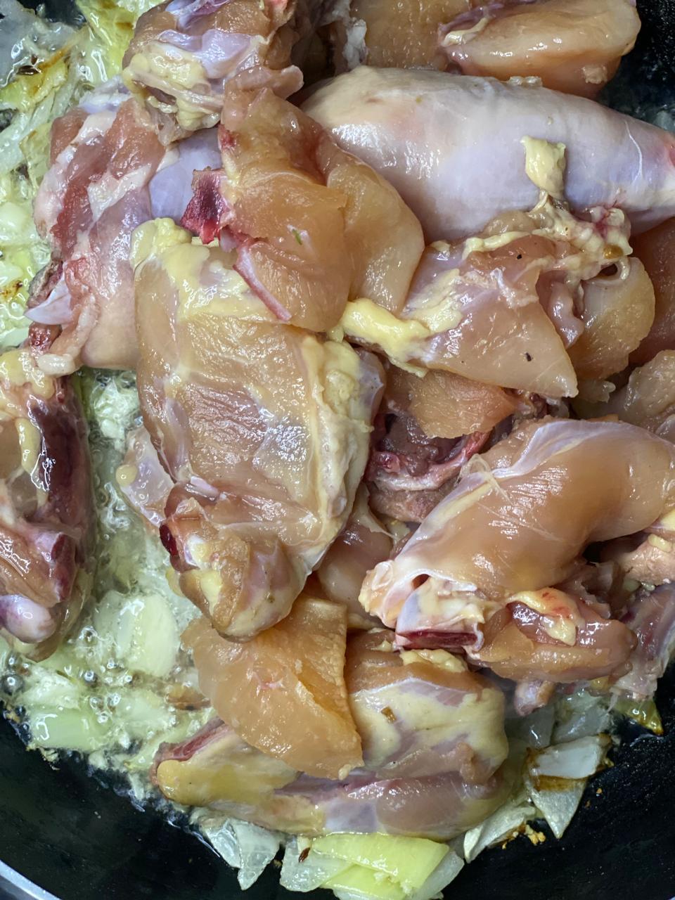 chicken in chicken hariyali