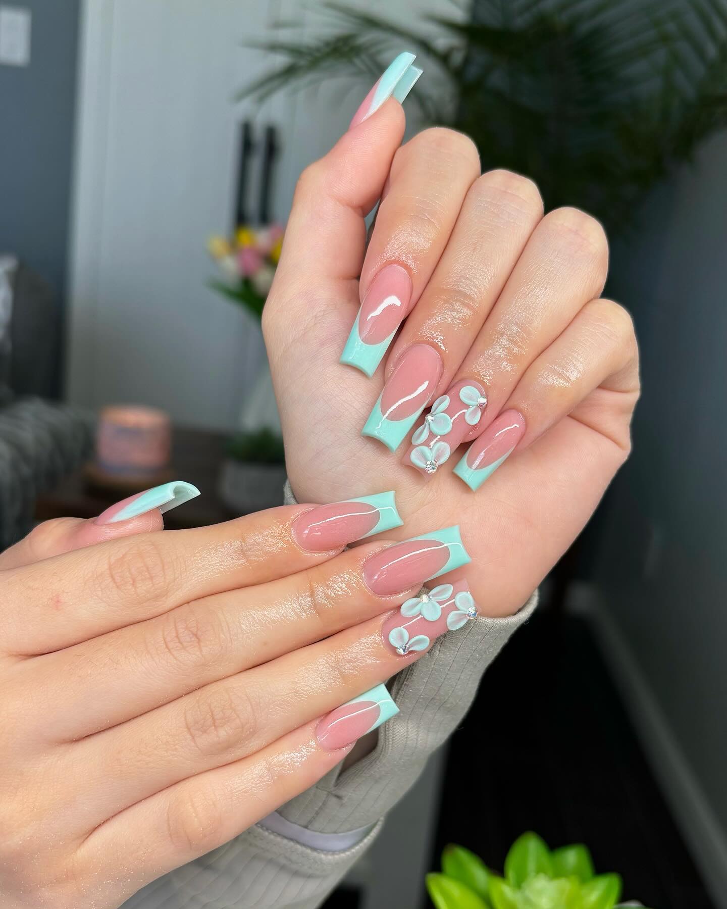15 Trendy French Tip Nails That Are Redefining the Classic Manicure
